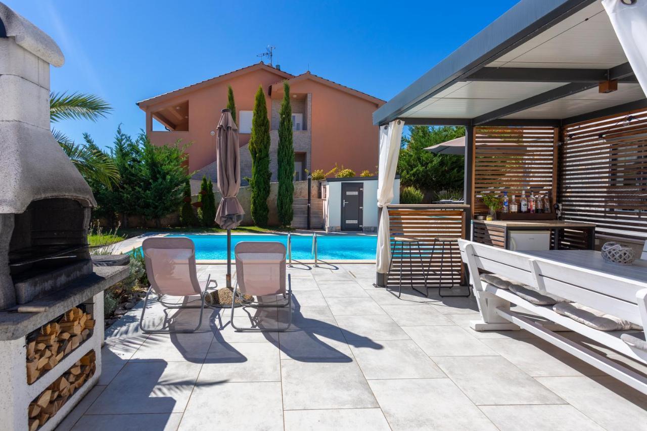 Sun & Sea Villa Kornić Exteriör bild